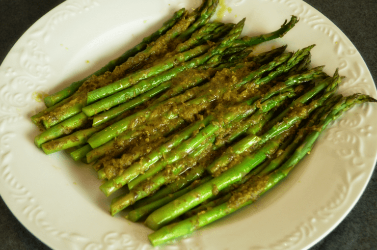 How to Make Simple Pesto Asparagus